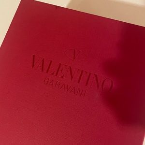 Valentino empty show box